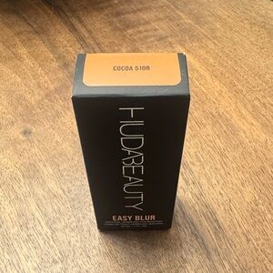 HUDA BEAUTY Easy Blur Foundation - Cocoa510R